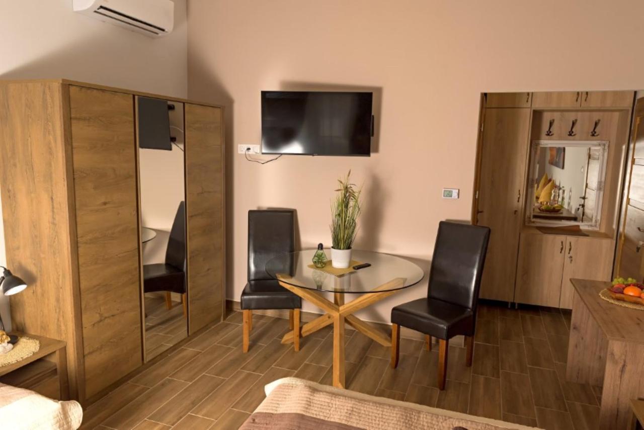 Ehotel Bed & Breakfast *